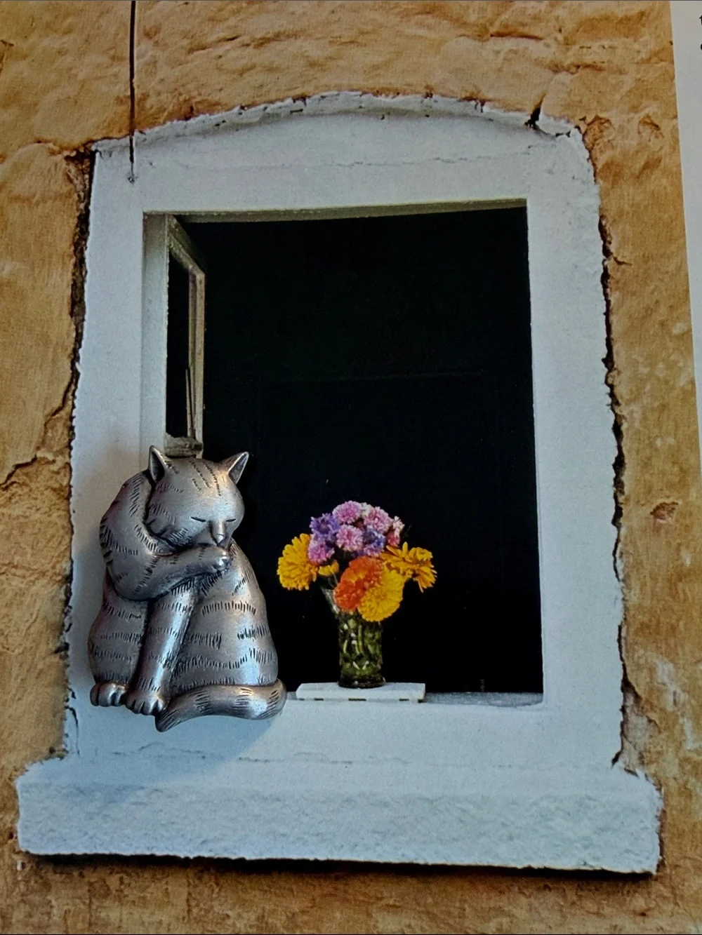 JJ Jonette Vintage Pewter Signed Cat Bathing Itself Brooch.